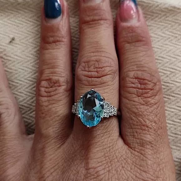 Sterling Silver Aquamarine Ring - Picture 10 of 16